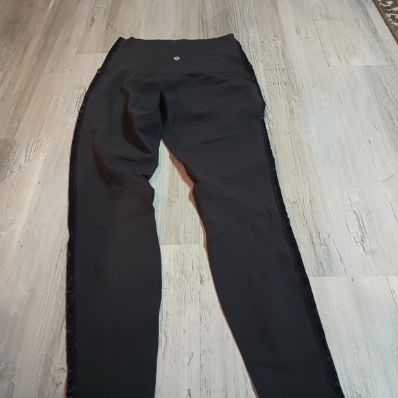 Lululemon - Picture 4 of 7